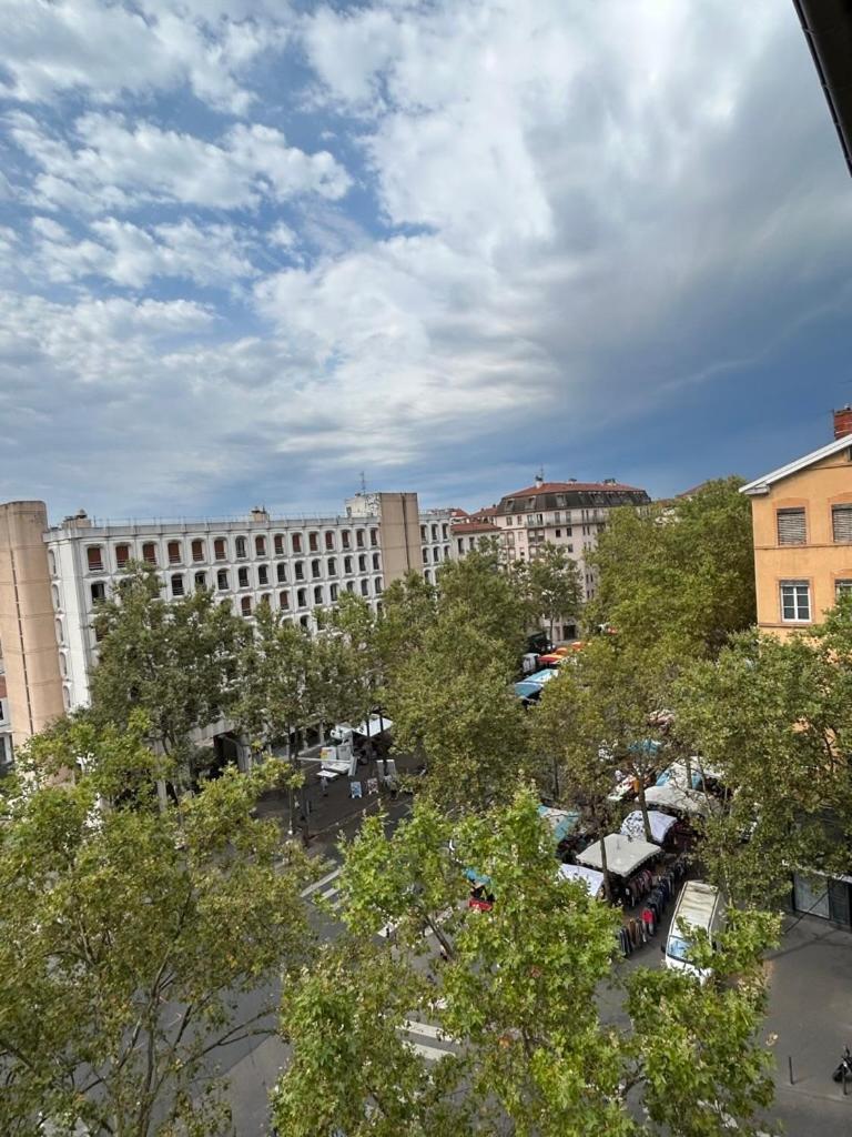 Hotel De La Croix-Rousse Лион Экстерьер фото