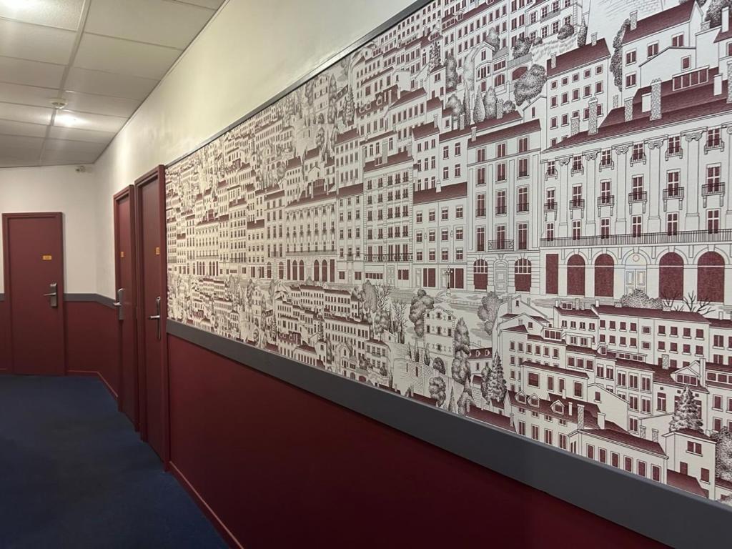 Hotel De La Croix-Rousse Лион Экстерьер фото
