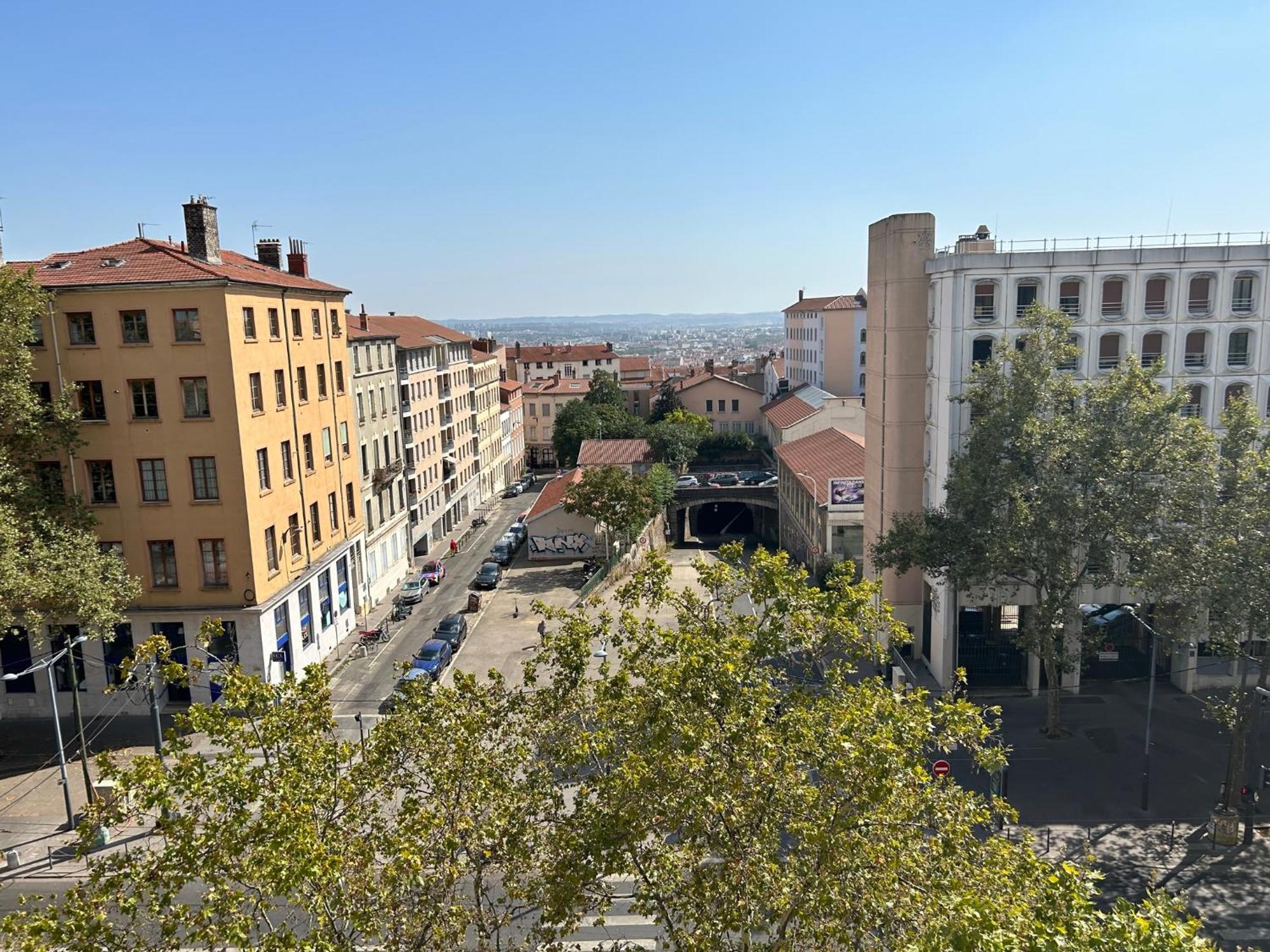 Hotel De La Croix-Rousse Лион Экстерьер фото