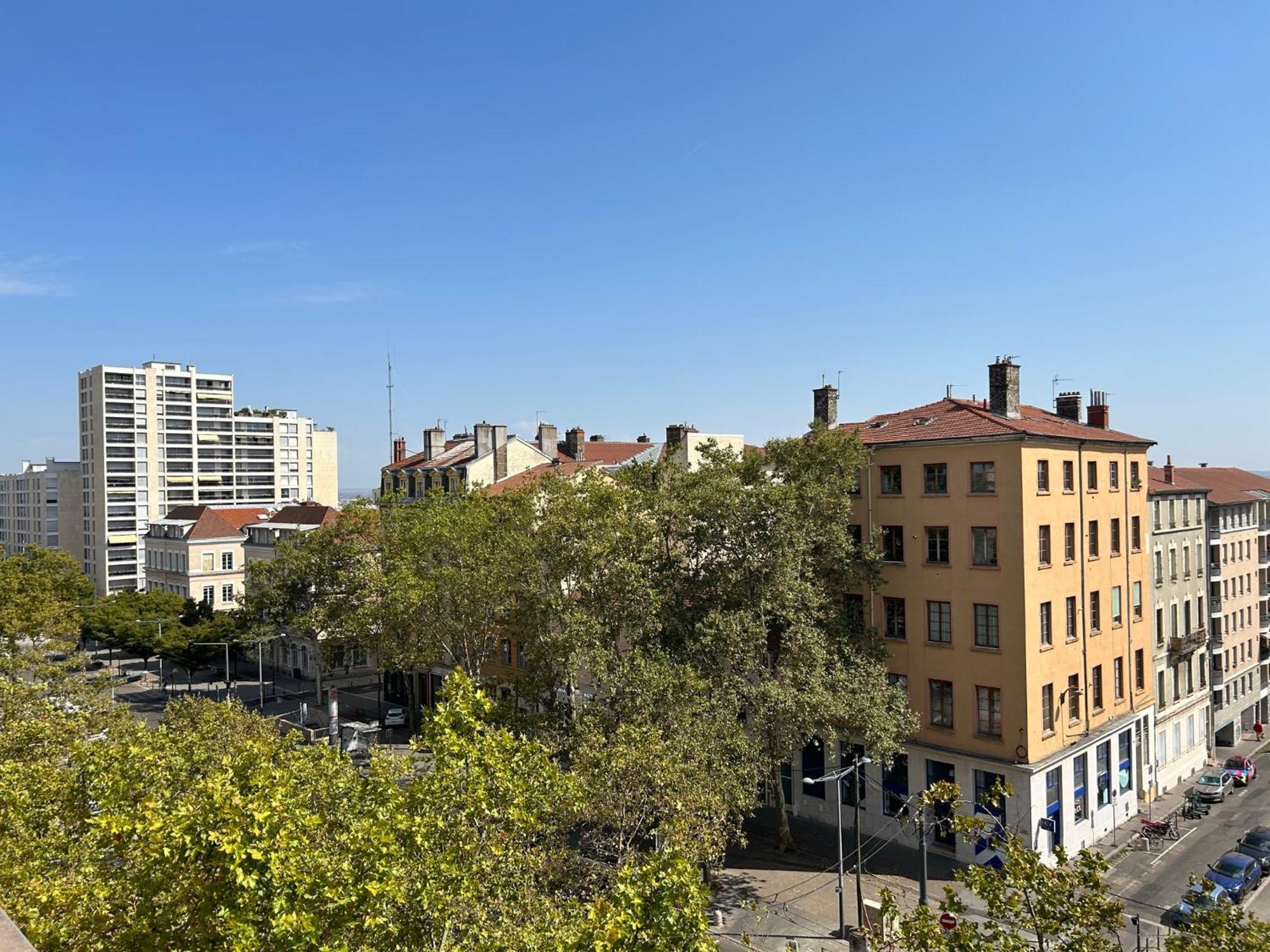 Hotel De La Croix-Rousse Лион Экстерьер фото