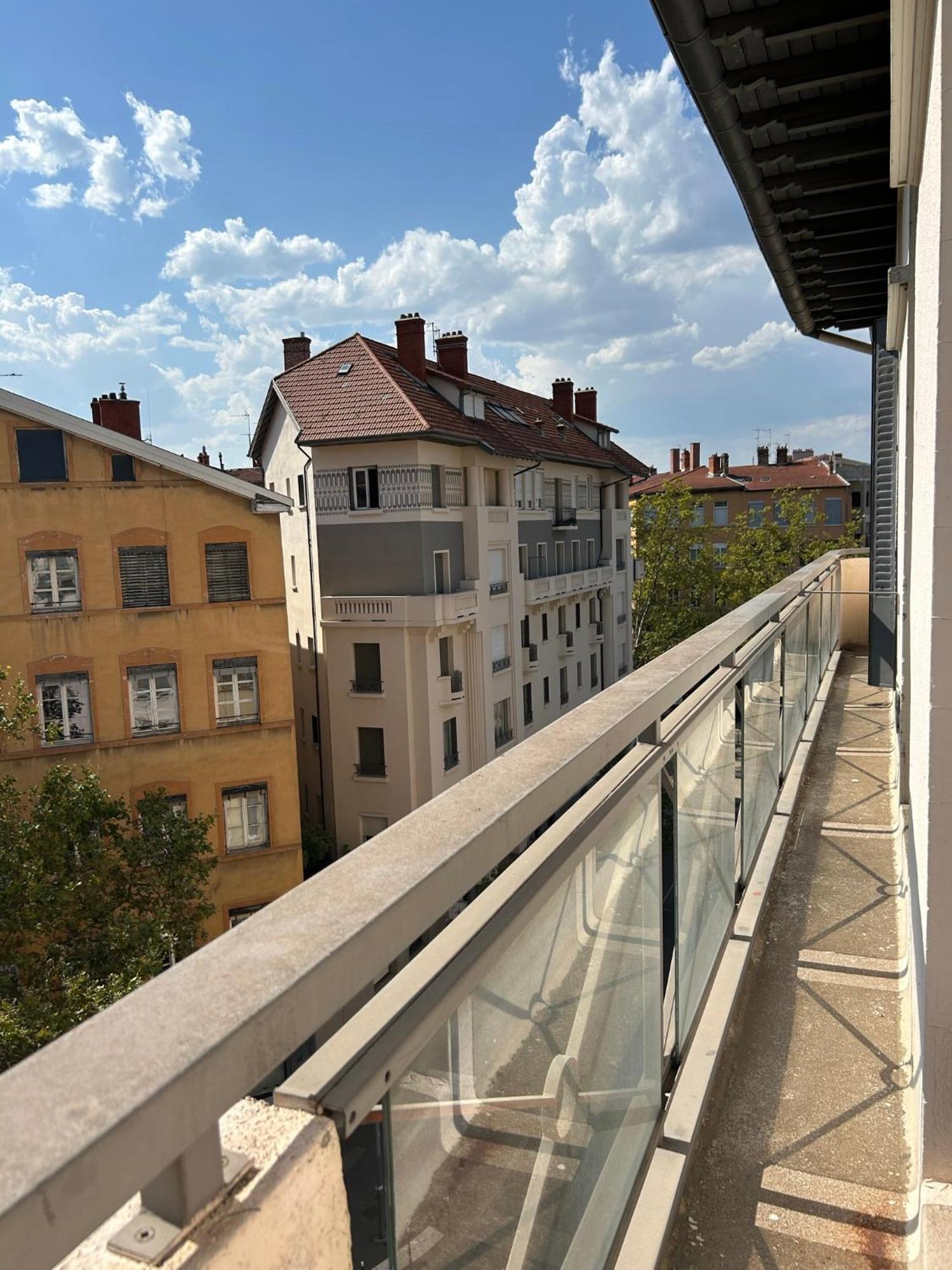 Hotel De La Croix-Rousse Лион Экстерьер фото