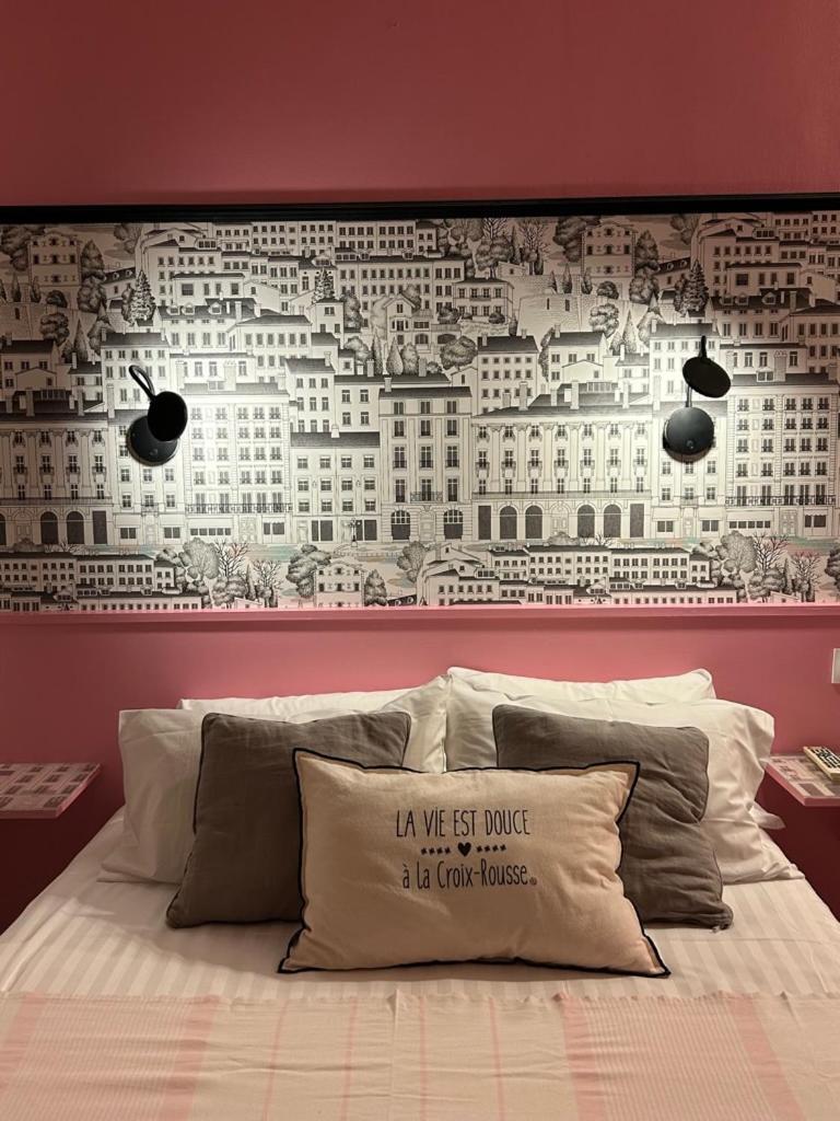 Hotel De La Croix-Rousse Лион Экстерьер фото