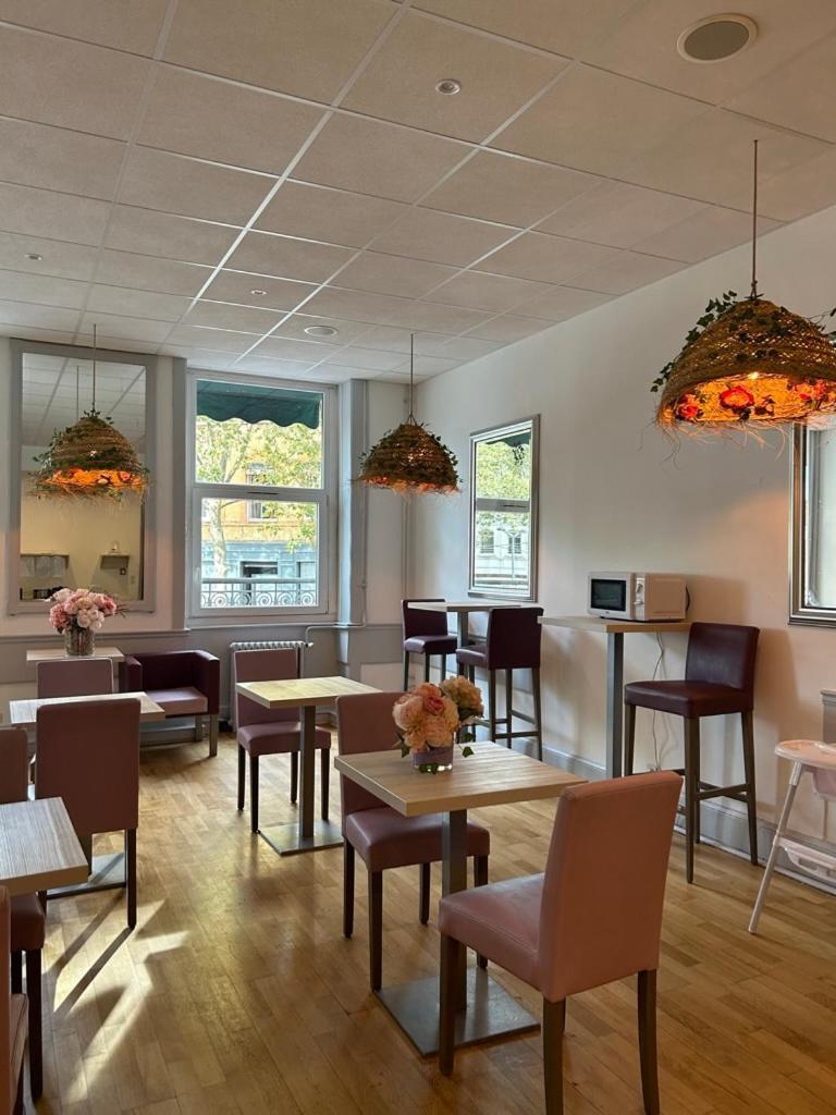 Hotel De La Croix-Rousse Лион Экстерьер фото
